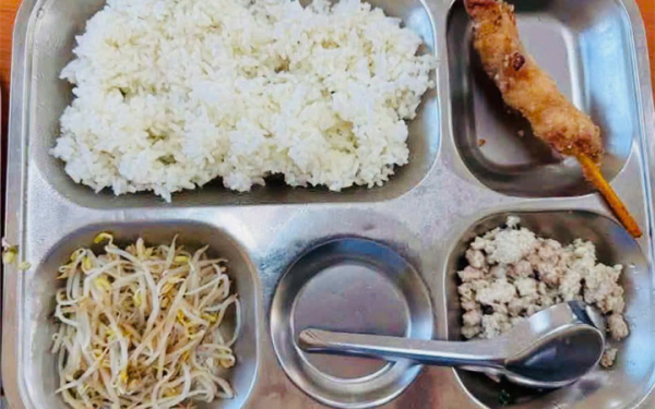 Suất ăn bán trú 40.000 đồng 