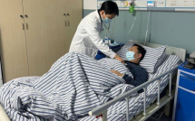 Được chẩn đoán chỉ còn vài tháng để sống, người đàn ông UT thực quản bỏ 2 thứ khỏi chế độ ăn: Kết quả chụp chiếu gây bất ngờ