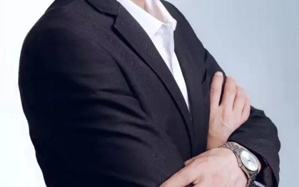 Nam diễn viên 