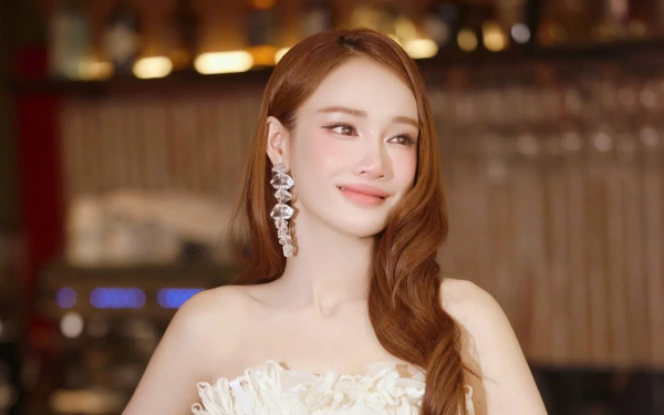 Nhã Phương bất ngờ lộ diện đúng thời điểm, thái độ gây chú ý