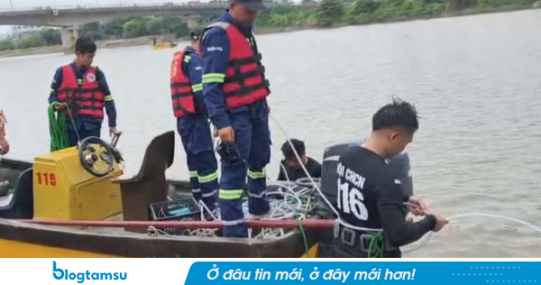Thiếu tá quân đội mất tích khi lao xuống sông cứu người