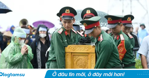 Con trai của Trung tá Trần Văn Tùng: ‘Sao mẹ lại khóc khi bố đi công tác?’