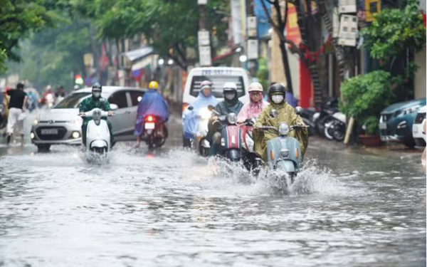 Mưa lớn dồn dập ở Bắc Bộ và Hà Nội, cảnh báo lũ quét và sạt lở đất tại các tỉnh sau