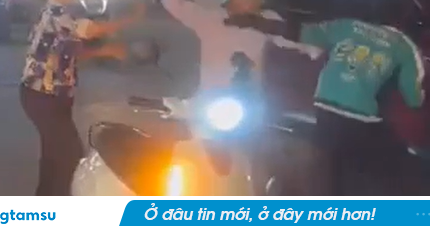Tài xế xe công nghệ bị khách đánh tới tấp