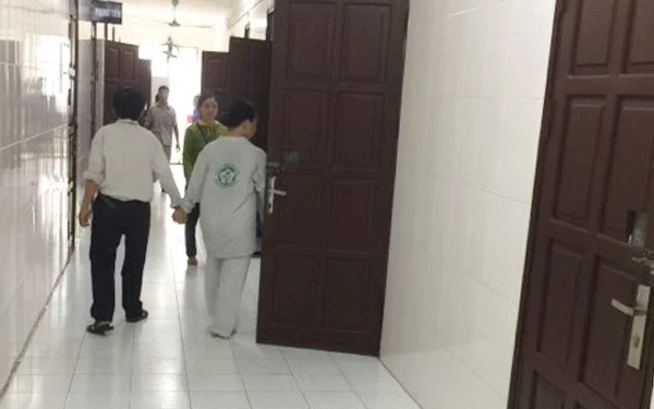 Cô gái hay cười nói, thích bắt chuyện với nhiều người, đi khám mới biết bị bệnh không ai ngờ tới