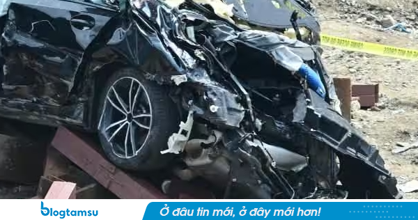 BMW lao khỏi cầu vượt rơi xuống công trường, 3 sinh viên không qua khỏi