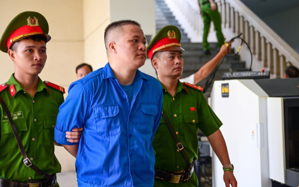 Loạt bác sĩ ra tòa trong vụ 