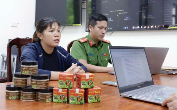 Bắt 8 đối tượng lừa bán 
