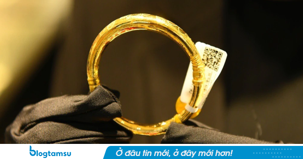 Giá vàng hôm nay 29/9: Lao dốc mạnh, lùi sát mốc 4.100 USD/ounce