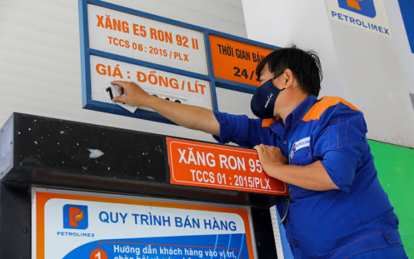Sắp tới mỗi cửa hàng xăng dầu một giá: Sáng tăng, chiều giảm?