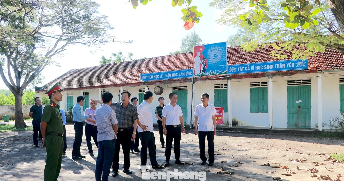 Vụ hàng trăm học sinh nghỉ học để phản đối sáp nhập: Lãnh đạo tỉnh đối thoại với phụ huynh