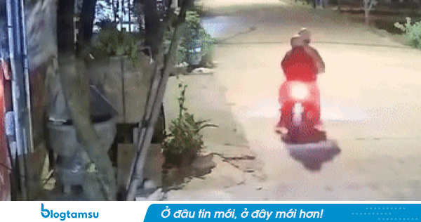 Đi mua đồ uống, đôi nam nữ khiến cả cõi mạng ngán ngẩm: Camera an ninh ghi lại gì?