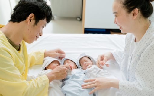 Chiến lược sinh trì hoãn giúp ba em bé 