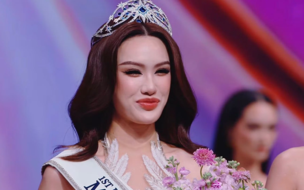 Trịnh Mỹ Anh bị tước vương miện