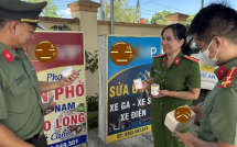 Công an cảnh báo người dân cẩn thận trước hoạt động cho, tặng ống đũa, mũ bảo hiểm... gắn với quảng cáo cờ bạc trá hình của nhiều đối tượng