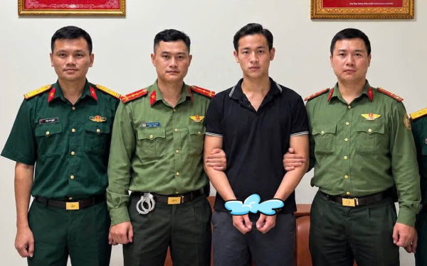 Bắt đối tượng truy nã đặc biệt nguy hiểm Nguyễn Tuấn Anh (SN 2003) tại sân bay Nội Bài