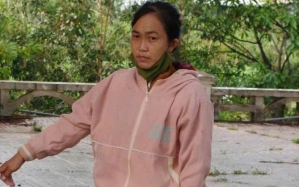Giả vờ hỏi mua nữ trang rồi đeo cả lượng vàng bỏ chạy