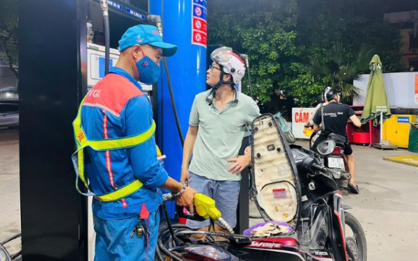 Giá xăng dầu hôm nay 6/10: Xăng E10 tăng mạnh qua 5 kỳ liên tiếp, dầu diesel ra sao?