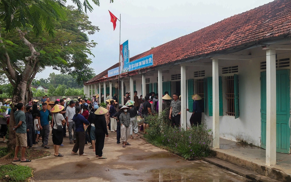 Phụ huynh nhận sai sau 1 tháng cho con nghỉ học vì sáp nhập trường