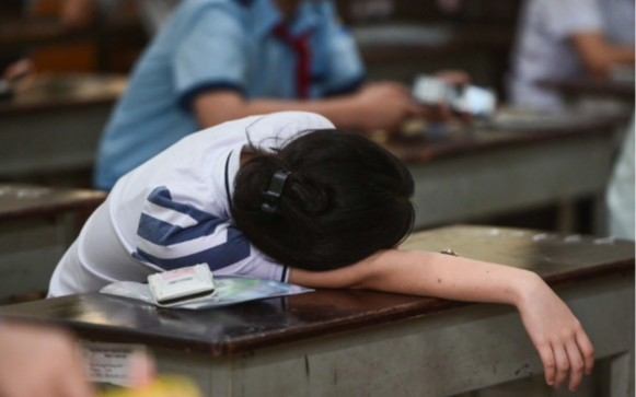 Chính phủ yêu cầu đảm bảo học sinh trượt lớp 10 công lập vẫn được đi học