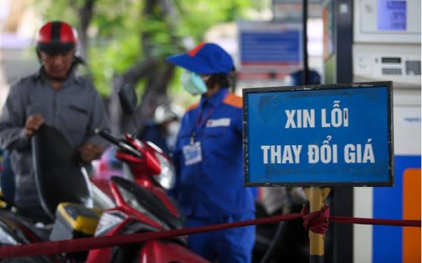 Giá xăng, dầu cùng tăng