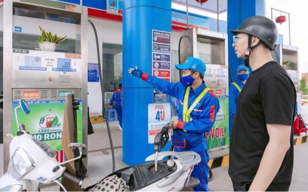 Giá xăng tiếp tục tăng, xăng E10 RON95-III lên hơn 28.000 đồng/lít