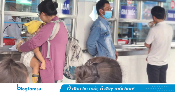Vụ phụ huynh phản ánh bác sĩ từ chối khám trẻ sốt cao: Bệnh viện Nhi đồng 1 chính thức xin lỗi