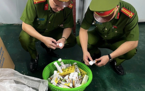 Chất bảo quản vượt ngưỡng 33 lần trong viên C sủi giả nguy hiểm thế nào