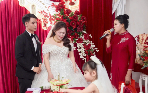 Làm cỗ, gả con dâu đi lấy chồng khác