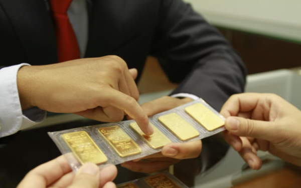 Giá vàng tăng, vì sao người mua lỗ nặng?