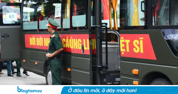 Đúng ngày 14/10, TP.HCM mời toàn bộ người dân ra đứng tại vỉa hè, cầm nhành hoa trắng để thực hiện việc làm ý nghĩa