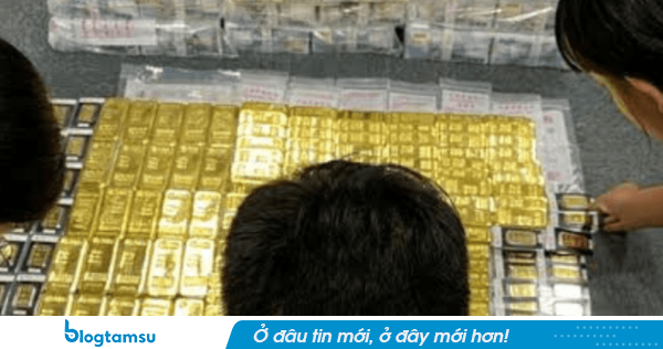 Tịch thu 30kg vàng trị giá gần 100 tỷ giấu trong một khách sạn, bắt khẩn cấp 2 người đàn ông