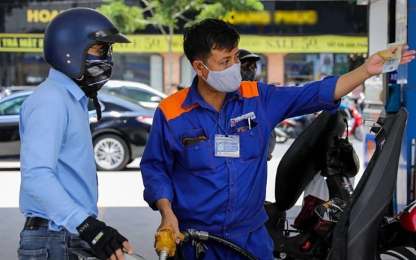 Giá xăng dầu hôm nay 13/10: Bảng giá chính thức E5, E10