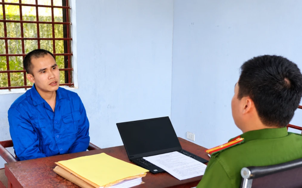 Bịt mặt, nổ súng bắn đồng nghiệp đang ngủ trong khách sạn