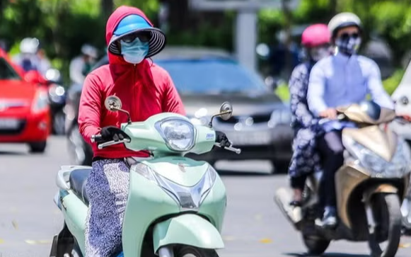 Miền Bắc oi nóng trước khi không khí lạnh tràn về