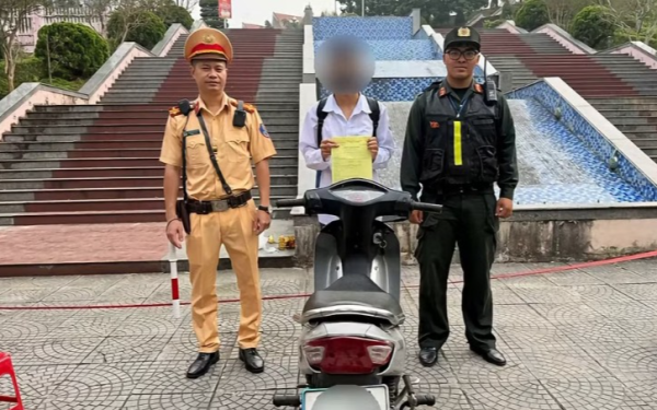 Xử lý nam sinh 16 tuổi chạy xe máy hơn 80km/h, quay đầu khi gặp CSGT