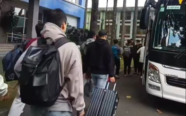 Sinh viên bị xe khách giả chở đến gần khu vực biên giới Campuchia, trường phát thông báo khẩn