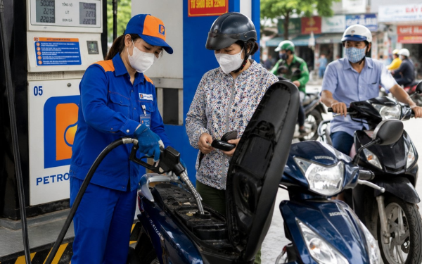 Chính thức điều chỉnh giá xăng dầu: Giá xăng giảm mạnh, dầu đồng loạt tăng