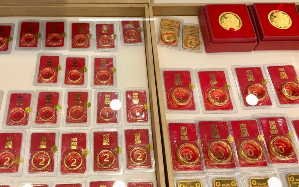 Giá vàng tiếp tục giảm