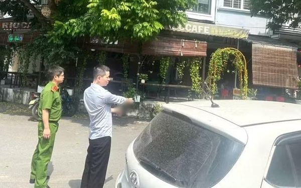 Thuê xe rồi cầm cố luôn 200 triệu để tiêu xài