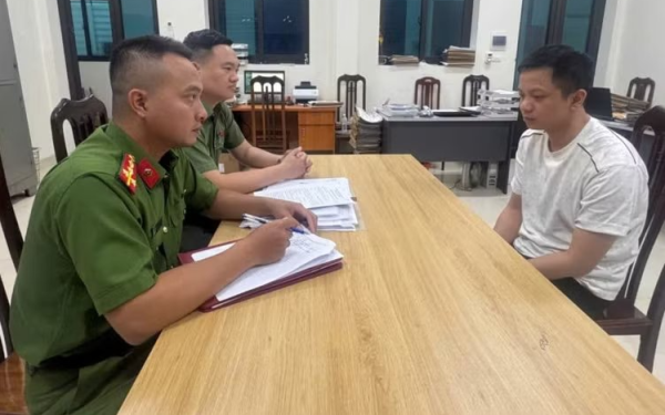 Phát hiện đường dây làm giả 1500 văn bằng, chứng chỉ có sự tiếp tay của 2 giảng viên đại học