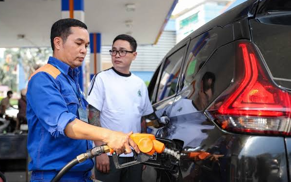 Bảng giá xăng dầu mới nhất: Giá xăng trong nước giảm mạnh, xăng E10 rẻ hơn E5