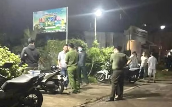 Điều tra vụ chồng chém vợ tử vong bên đường