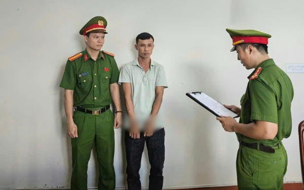 Giả giám đốc mắc ung thư, lừa tiền bạn gái