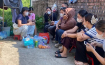 Nghi bếp ăn bán trú sử dụng thịt trâu đông lạnh: Phụ huynh thức trắng đêm quây kho thực phẩm