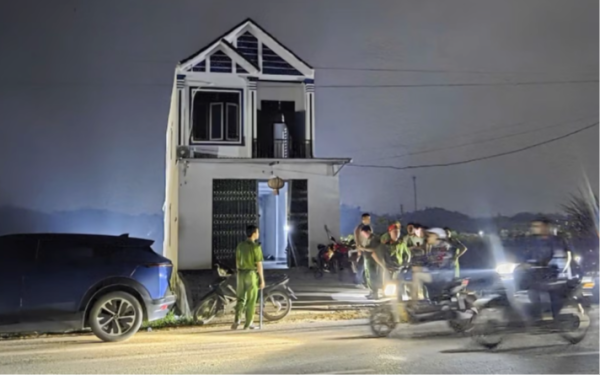 Công an Thanh Hóa thông tin chính thức vụ vây bắt 2 đối tượng cố thủ trên mái nhà