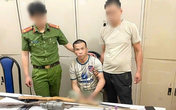 Công an xã bắt giữ đối tượng mua bán ma túy, thu giữ súng đạn